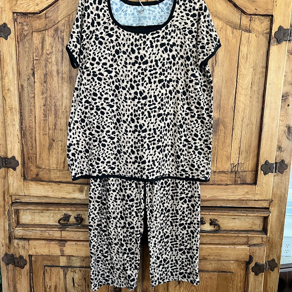 Pillow Talk pajama set so L